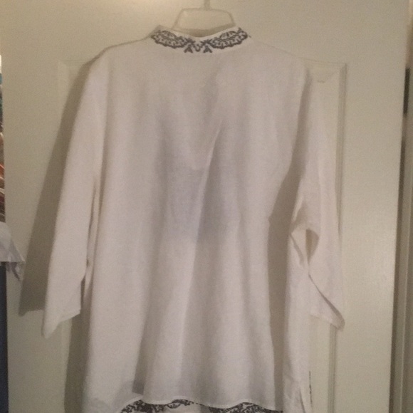 Linen blouse - Picture 3 of 5